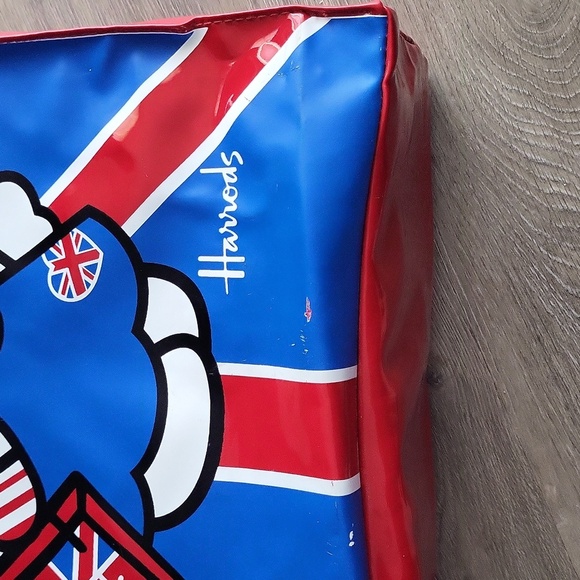 Hello Kitty x Harrods Union Jack Tote Bag - Picture 4 of 16
